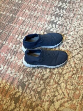 Isle Jacobsen Slip-On Knit Sneakers - size 36Navy